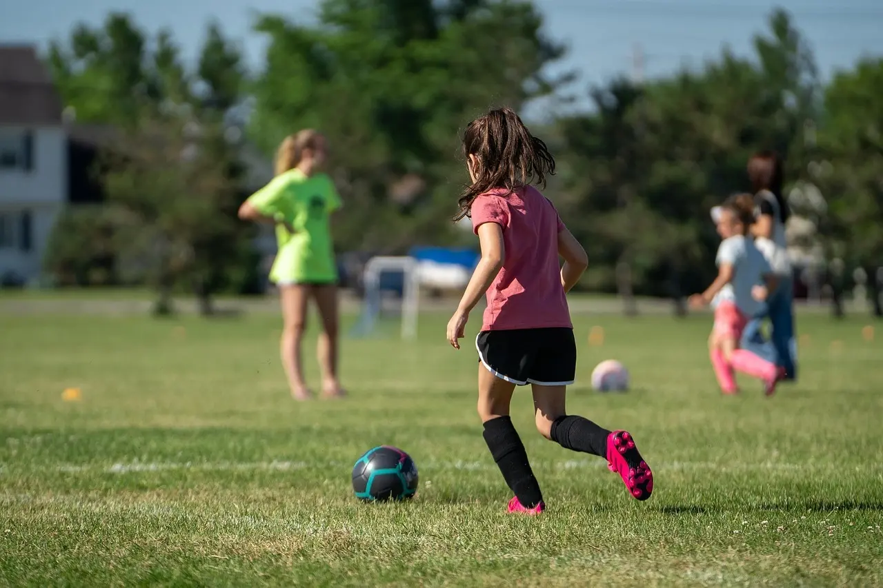Sådan vælger du fodboldgaver til piger på 7 år