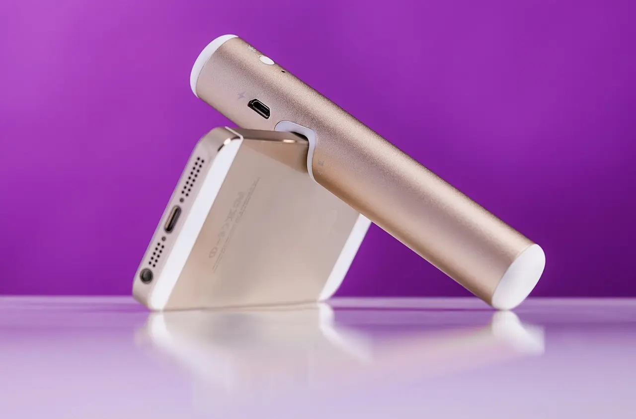 Hvilken powerbank er bedst som gave til ham, der er på farten?