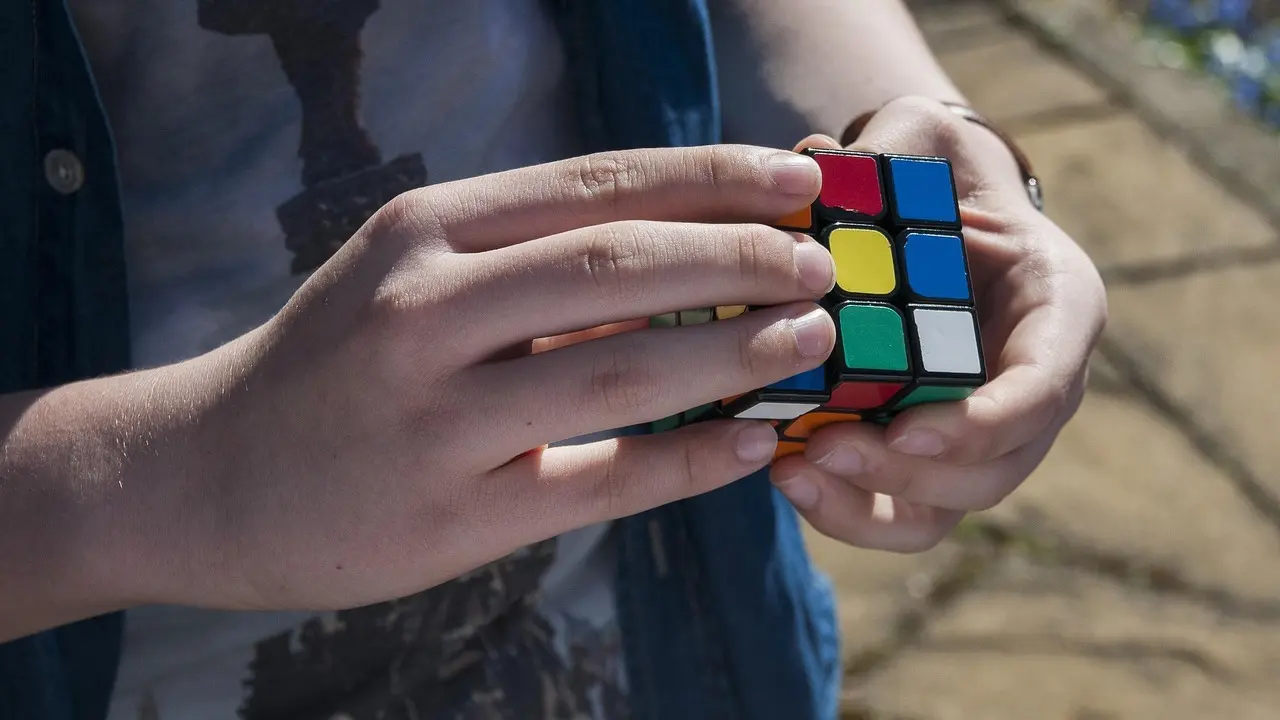 Hvilket speedcube-sæt er bedst til en 11-årig dreng?